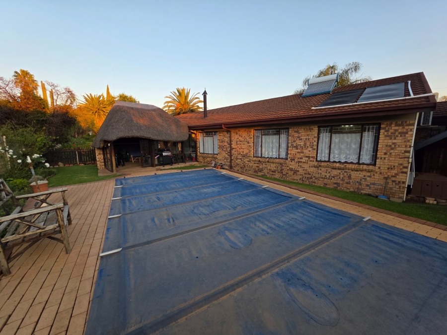 4 Bedroom Property for Sale in Heuwelsig Free State